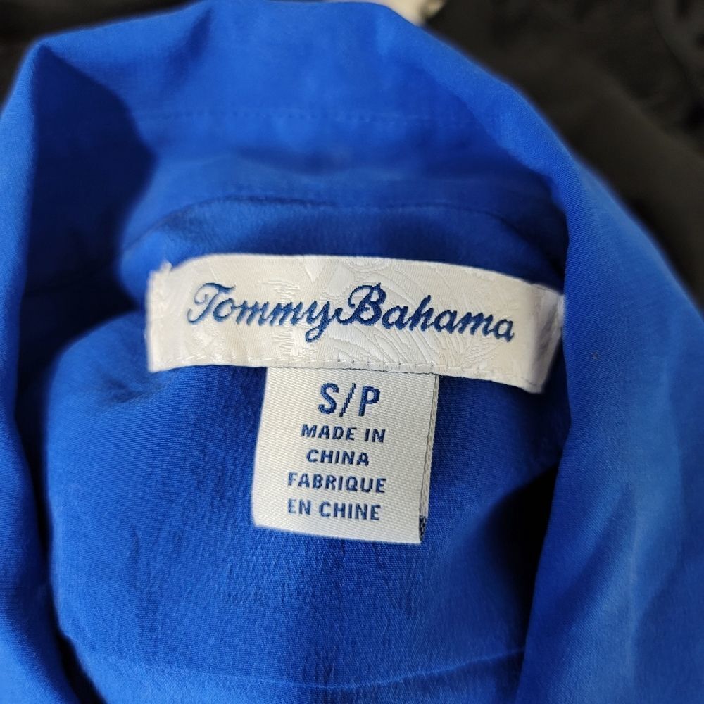 Tommy Bahama blue silk blouse - Picture 4 of 8